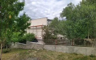 Pirovac Fasada od Pluta 005