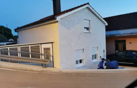 Rogotin kuća Pluto Fasada 004