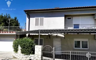 Tekuce Pluto Fasada Hvar 008